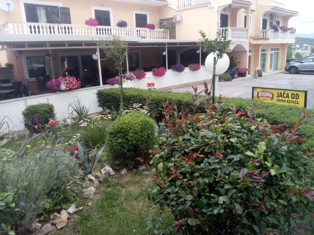 Hotel Pansion Restoran Marin Posedarje Exterior foto