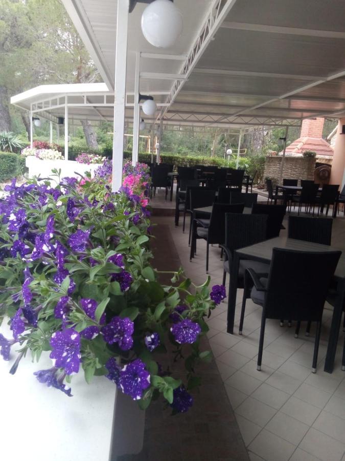 Hotel Pansion Restoran Marin Posedarje Exterior foto