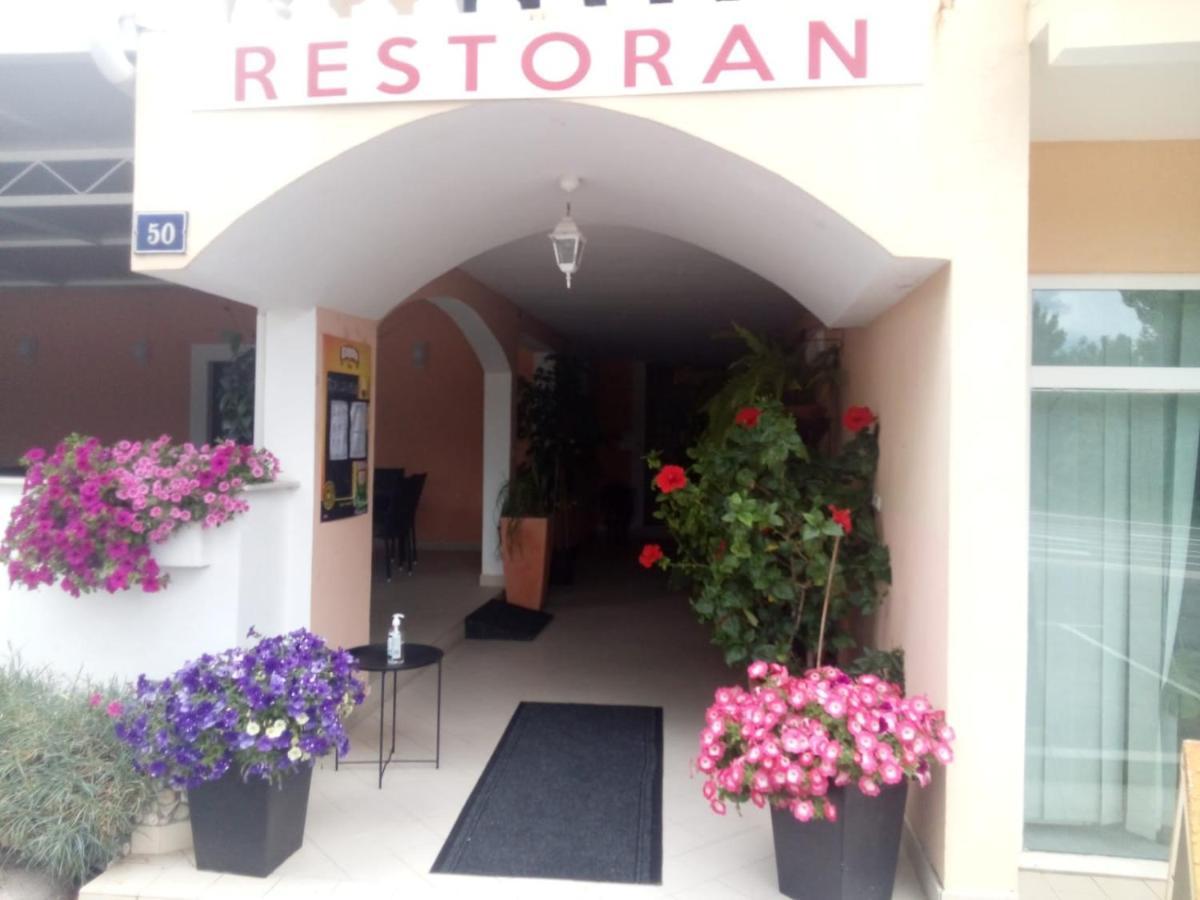 Hotel Pansion Restoran Marin Posedarje Exterior foto
